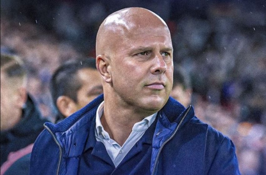 Arne Slot pritet të mbetet trajner i Liverpoolit edhe sezonin e ardhshëm, sipas Sky Sports.