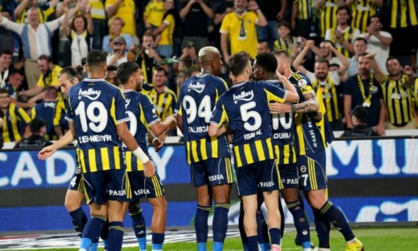 Fenerbahçe nis pastrimin e madh: 17 lojtarë në listën e largimeve