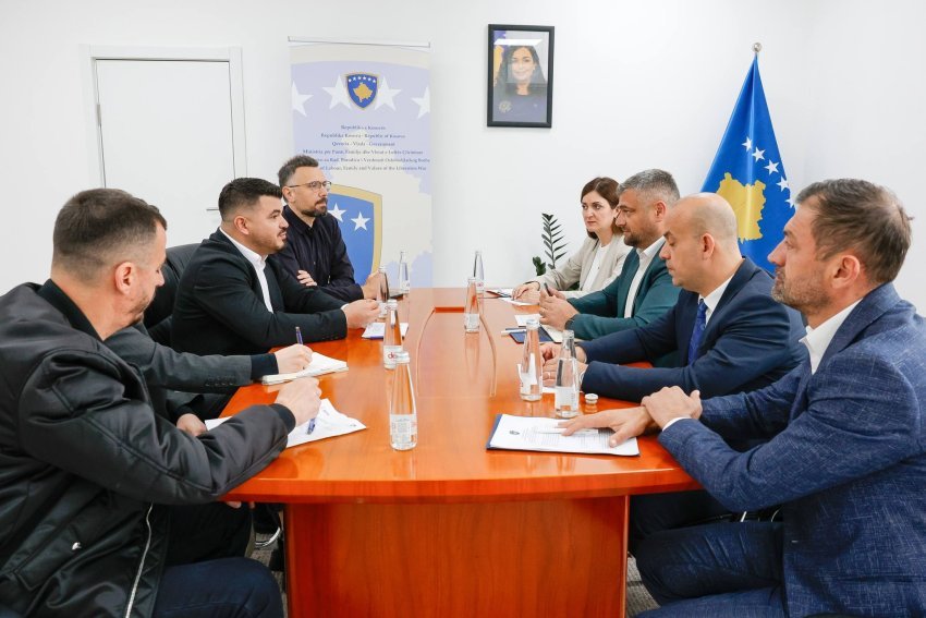 Diskutime për Sigurinë në Punë pas Humbjeve të Jetës në Sektorin e Ndërtimit në Kosovë