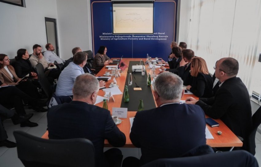 Sfidat e industrisë së qumështit dhe masat e propozuara nga qeveria