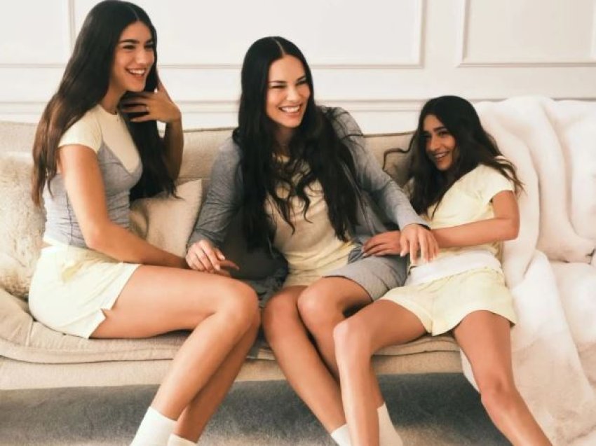 Adriana Lima mbështet vajzat e saj në karrierën në modë dhe spektakël