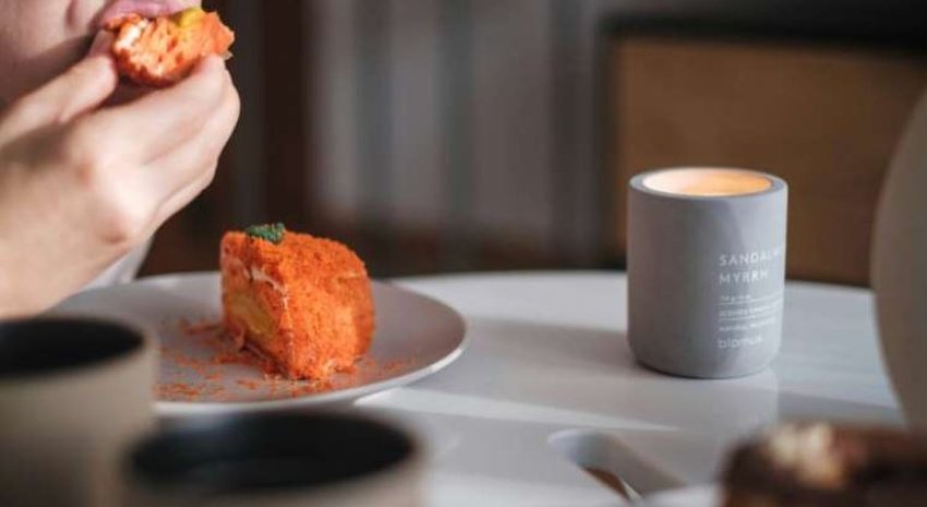 Si stresi dhe ngrënia vonë ndikojnë në shëndetin e zorrëve