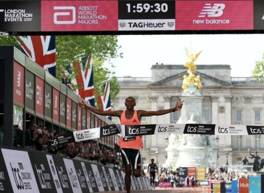 Sabastian Sawe theu barrierën e dy orëve në Maratonën e Londrës me kohën 1:59:30.