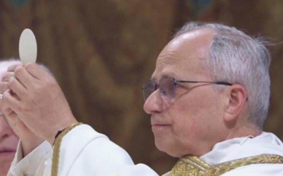 Papa Leo XIV bën thirrje për rifillimin e dialogut mes SHBA-së dhe Iranit për paqe