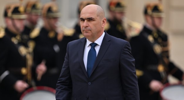 Kriza politike në Rumani trondit qeverinë, dorëhiqen 7 figura kyçe