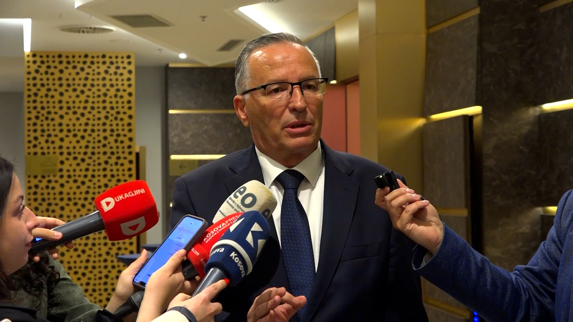 Bedri Hamza paralajmëron se mosorganizimi i zgjedhjeve brenda afatit kushtetues mund të çojë vendin në anarki.