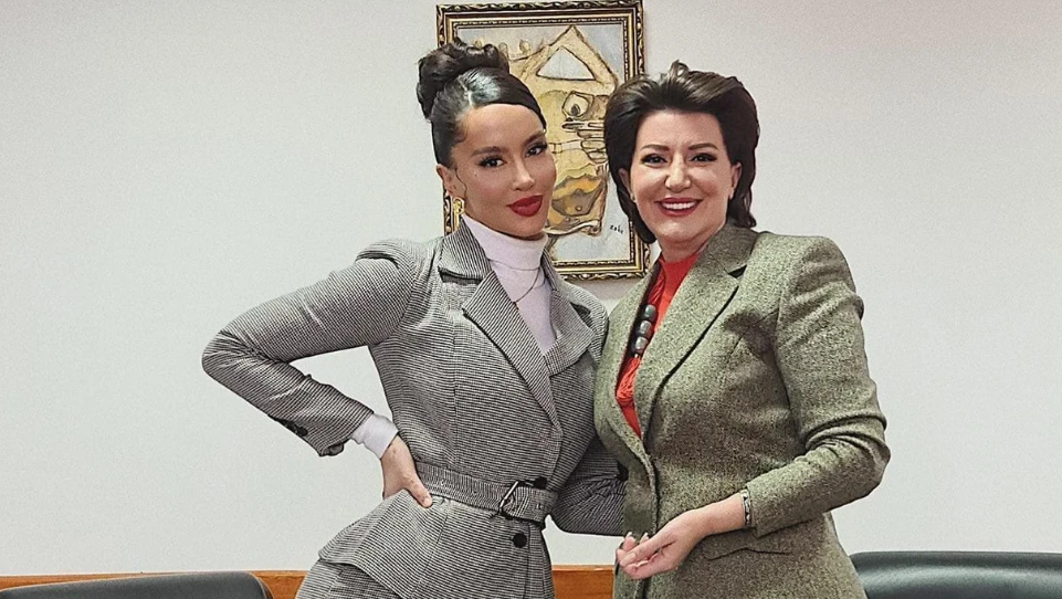 Dafina Zeqiri uron me emocion ish-presidenten Jahjaga për ditëlindje