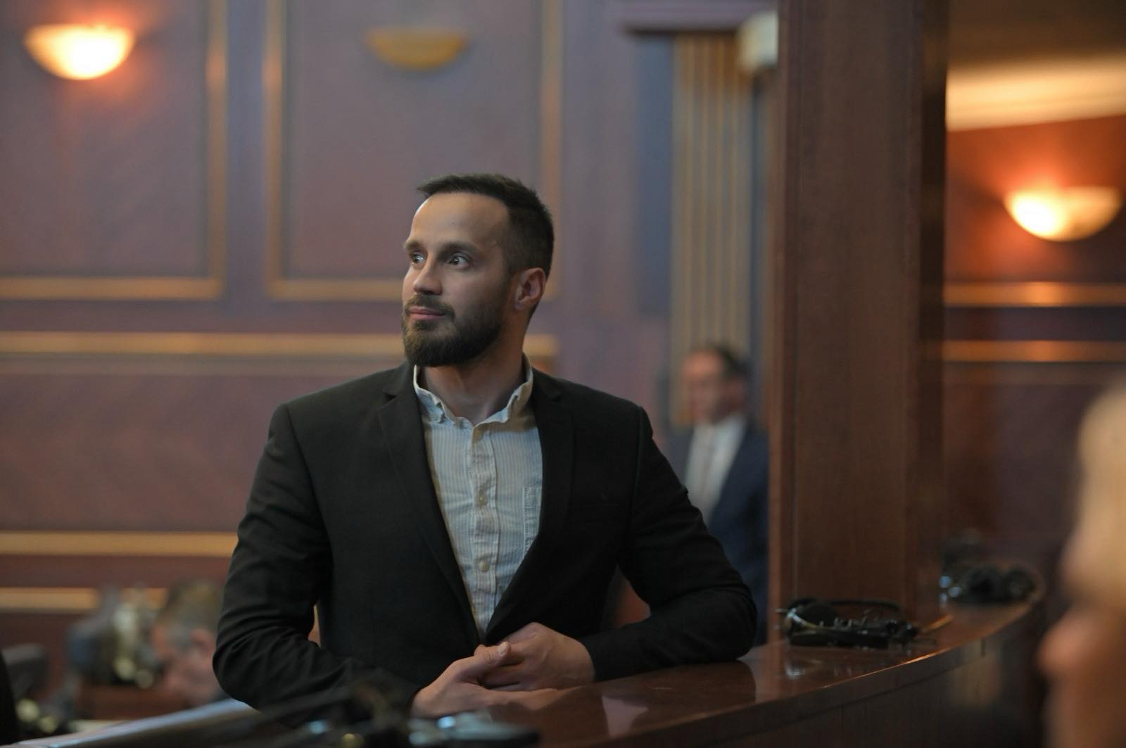 Kërkohen masa ndëshkimore ndaj deputetit Fatos Geci pas deklaratës për Hashim Thaçin.