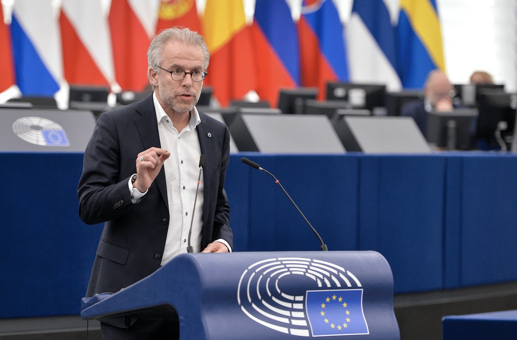 Eurodeputeti paralajmëron Kosovën për pasojat e ngërçit politik