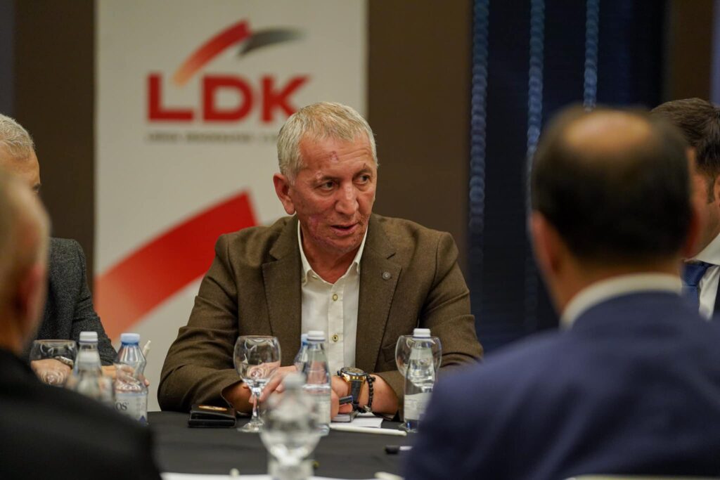 Kriza politike në Kosovë: Shantazhe, mosmarrëveshje dhe rreziku i zgjedhjeve të parakohshme