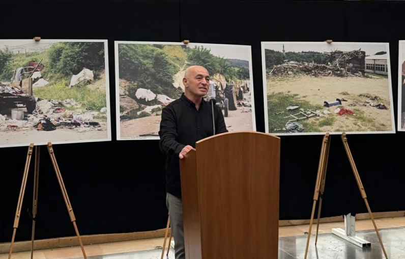 Ekspozita “Kronologjia e lirisë” e Ridvan Slivova u hap në Bibliotekën Kombëtare në Ditën e Dëshmorëve të Prishtinës dhe 27-vjetorin e Masakrës së Gollakut.