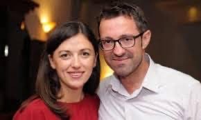 Alban Krasniqi, bashkëshorti i U.D. Presidentes Haxhiu, reagoi ndaj deklaratës së deputetit Fatos Geci për dënimin e përjetshëm të Hashim Thaçit.