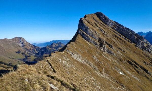 Tronditëse në Alpe: Alpinisti 30-vjeçar humb jetën pas rënies prej 200 metrash në Zvicër
