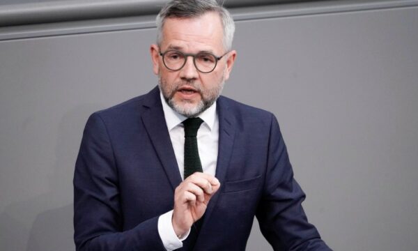 Michael Roth: Çfarë mund të mësojë Evropa nga Kosova?