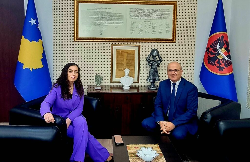 Haxhi Avdyli dhe Vjosa Osmani bashkojnë mesazhin për unitet në Kosovë