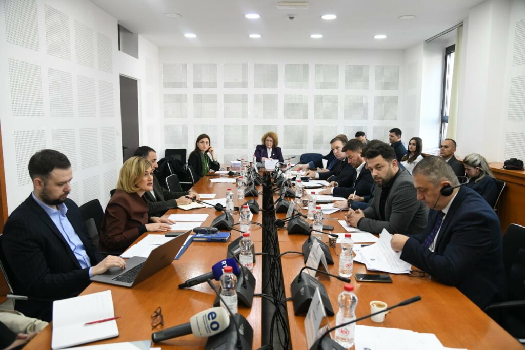 Komisioni për Ekonomi miraton me 7 vota për dhe 1 abstenim projektligjin për ratifikimin e marrëveshjes për tregti të lirë me shtetet e EFTA-s.