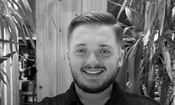 Tragjedia në vendin e punës: Varroset 29-vjeçari Lendrit Fetahaj në Gjakovë